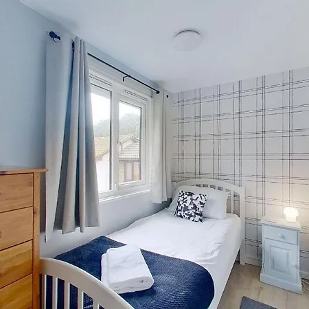 Holiday home 34 Strawberry Hill, Tolroy Manor